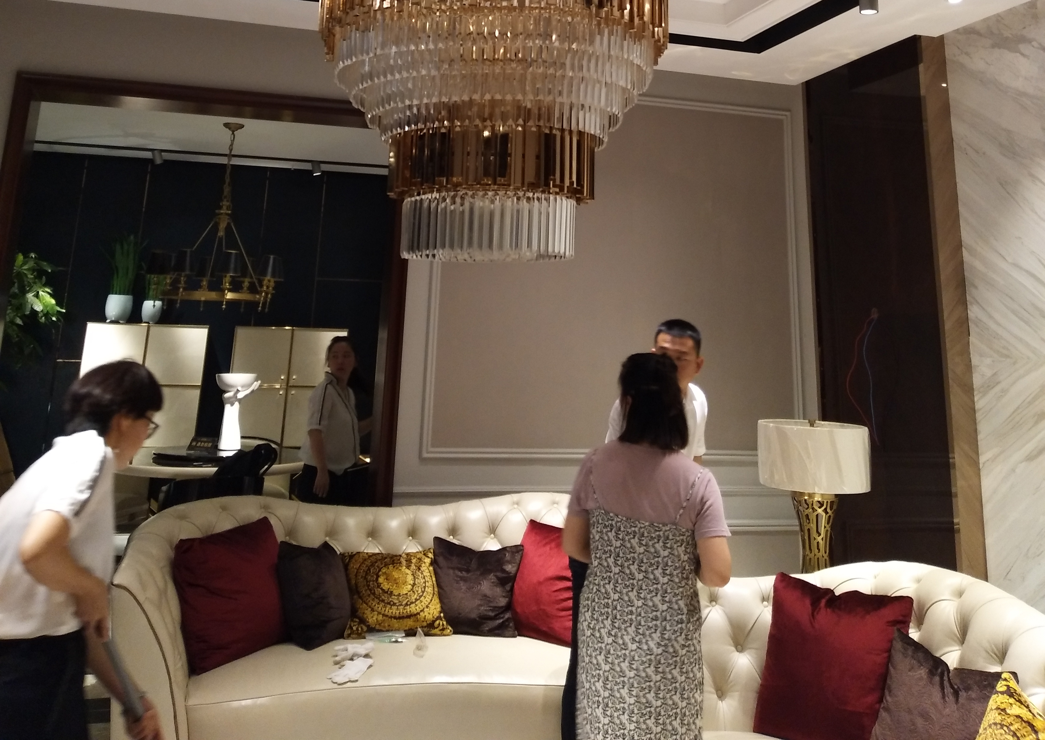 兆森国际施工,宏点装饰