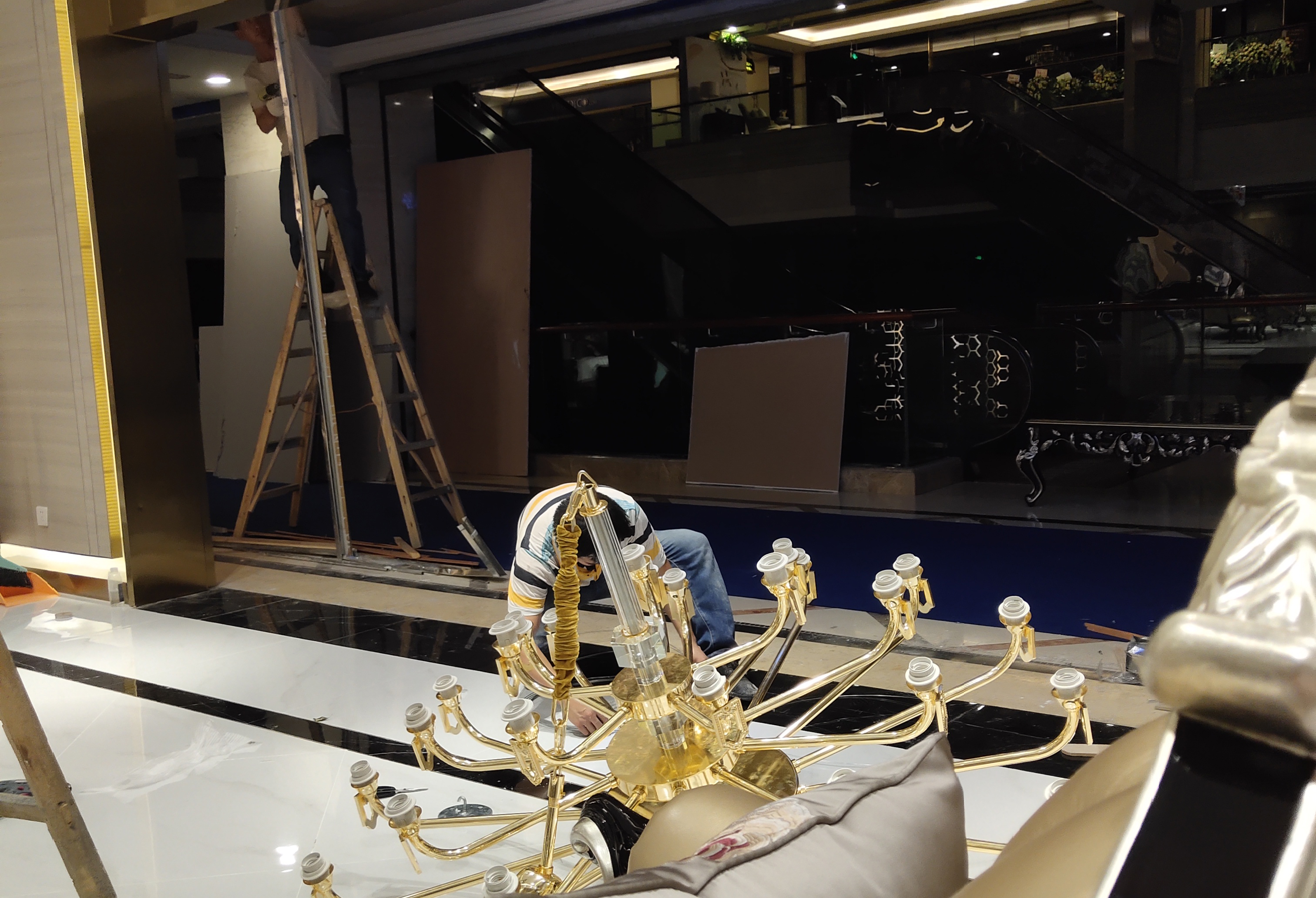 罗曼迪卡施工,宏点装饰